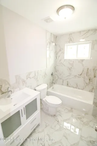 $872,500 | 85 Perry Avenue | Westerleigh