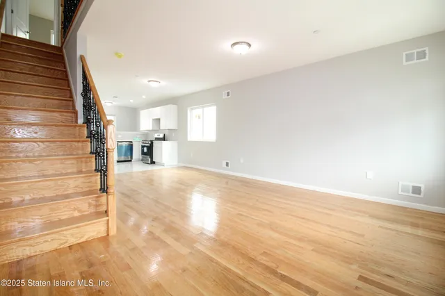 $872,500 | 85 Perry Avenue | Westerleigh