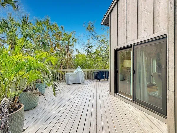 $695,000 | 1445 Landings Circle, Unit 69, Sarasota, FL 34231