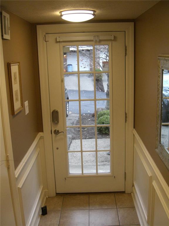 5497 Library Road, Unit 2 Bethel Park, PA 15102 - Photo 2 of 22 Gallery Image 2