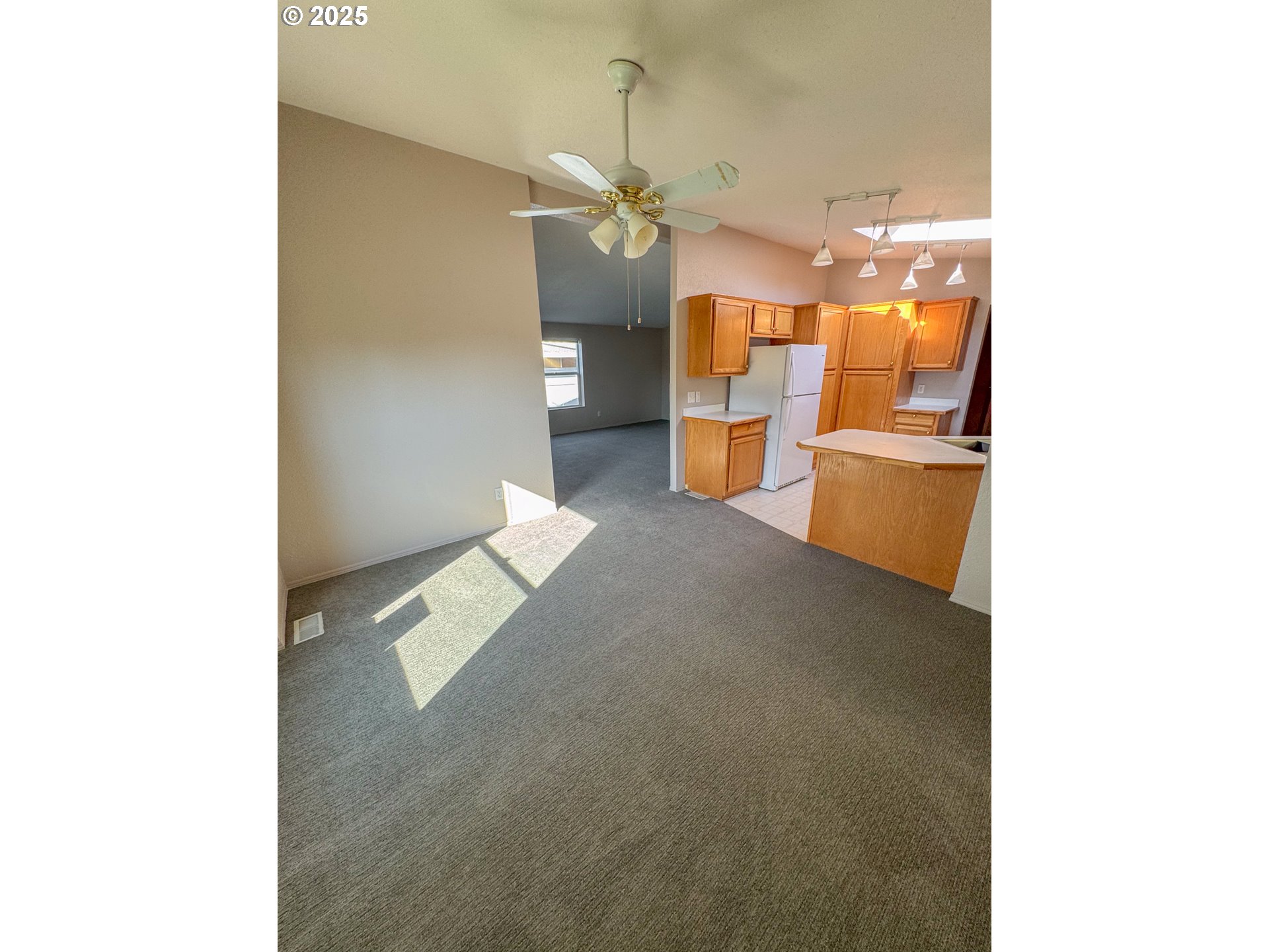 3355 North Delta Highway, Unit 13 Eugene, OR 97408 - Photo 11 of 46