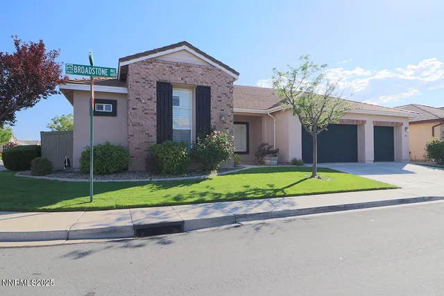 a house view with a outdoor space