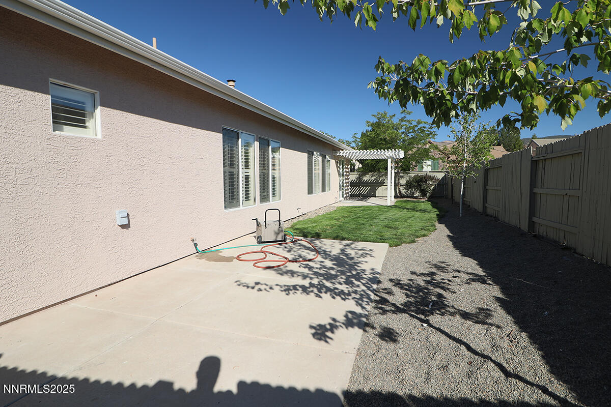 1692 Broadstone Way Reno, NV 89521 - Photo 29 of 31 a front view of a house with a yard