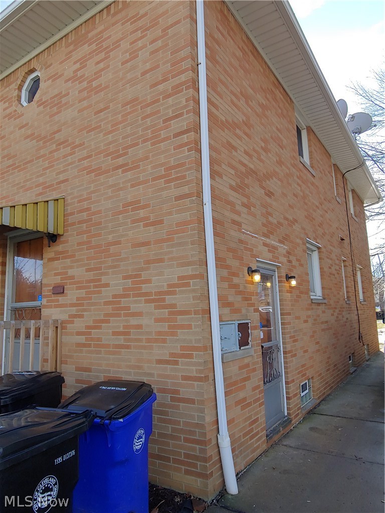 4269 Valley Road, Unit 2/UP Cleveland, OH 44109 - Photo 2 of 30