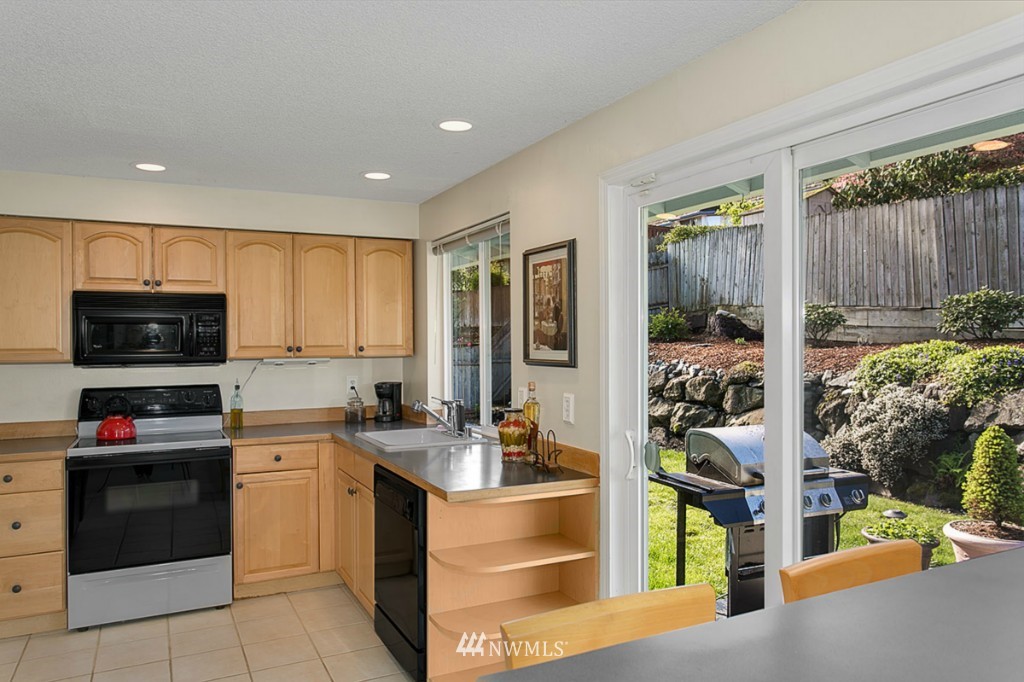 14307 Southeast 163rd Street Renton, WA 98058 - Photo 9 of 24 Gallery Image 9