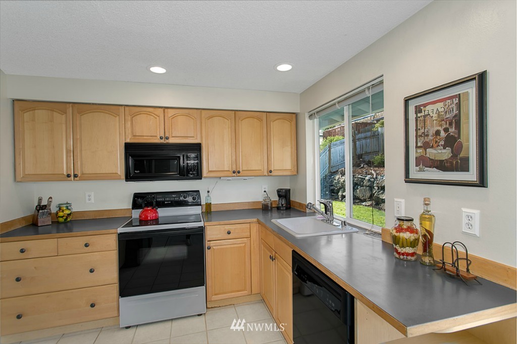14307 Southeast 163rd Street Renton, WA 98058 - Photo 10 of 24 Gallery Image 10