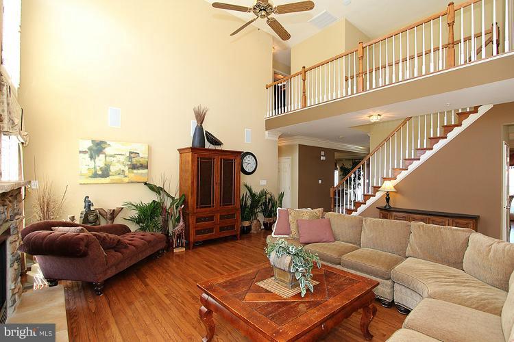 18428 Cornflower Road Boyds, MD 20841 - Photo 9 of 28 Family Room
