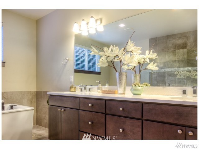 10007 Northeast 147th Street Bothell, WA 98011 - Photo 3 of 17