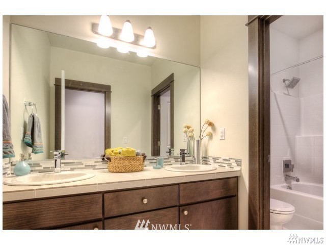 10007 Northeast 147th Street Bothell, WA 98011 - Photo 5 of 17