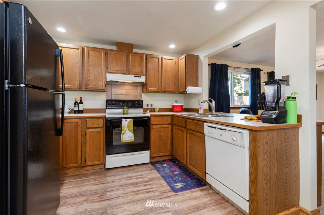23424 12th Place West Bothell, WA 98021 - Photo 6 of 19