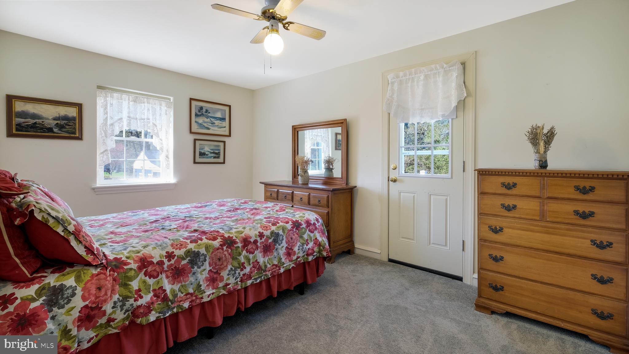 792 Dale Road Jenkintown, PA 19006 - Photo 20 of 27 a bedroom with a bed and a dresser