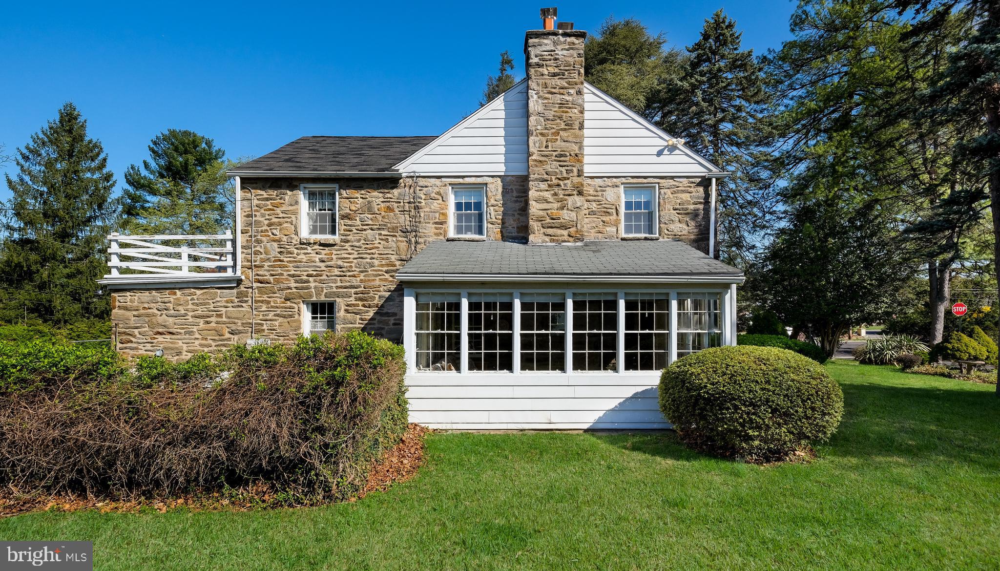 792 Dale Road Jenkintown, PA 19006 - Photo 4 of 27 a front view of a house with a garden