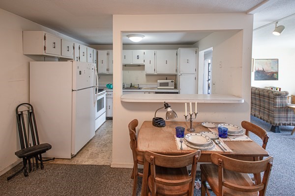 80 Damon Road, Unit 307 Northampton, MA 01060 - Photo 3 of 13 Gallery Image 3