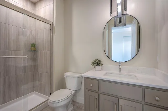 $659,900 | 907 Savannah Lane, Greenwood, MO 64034