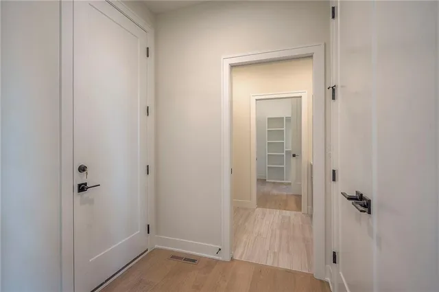 $659,900 | 907 Savannah Lane, Greenwood, MO 64034