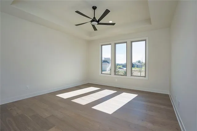 $659,900 | 907 Savannah Lane, Greenwood, MO 64034