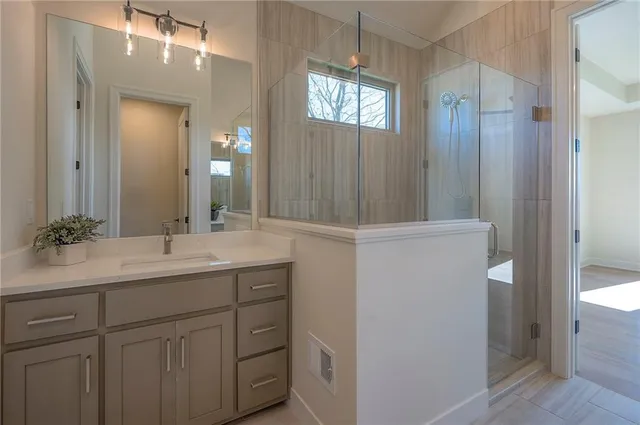 $659,900 | 907 Savannah Lane, Greenwood, MO 64034