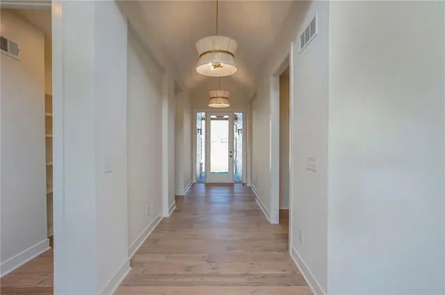 $659,900 | 907 Savannah Lane, Greenwood, MO 64034