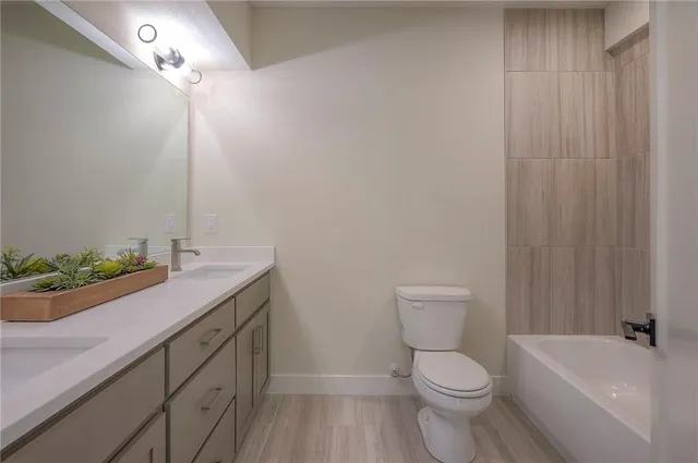 $659,900 | 907 Savannah Lane, Greenwood, MO 64034