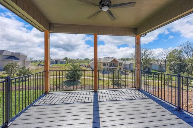 $659,900 | 907 Savannah Lane, Greenwood, MO 64034