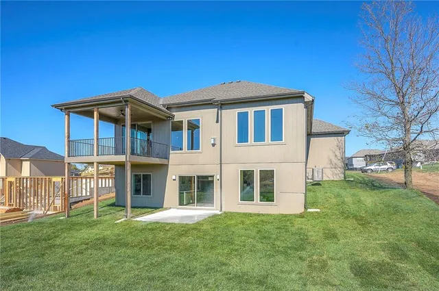 $659,900 | 907 Savannah Lane, Greenwood, MO 64034