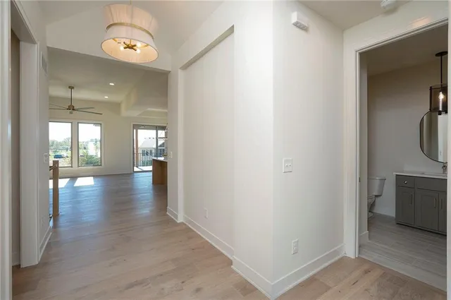 $659,900 | 907 Savannah Lane, Greenwood, MO 64034