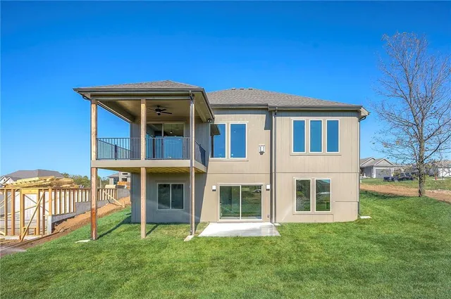 $659,900 | 907 Savannah Lane, Greenwood, MO 64034