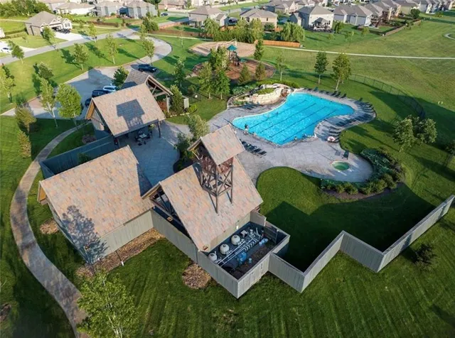 $659,900 | 907 Savannah Lane, Greenwood, MO 64034