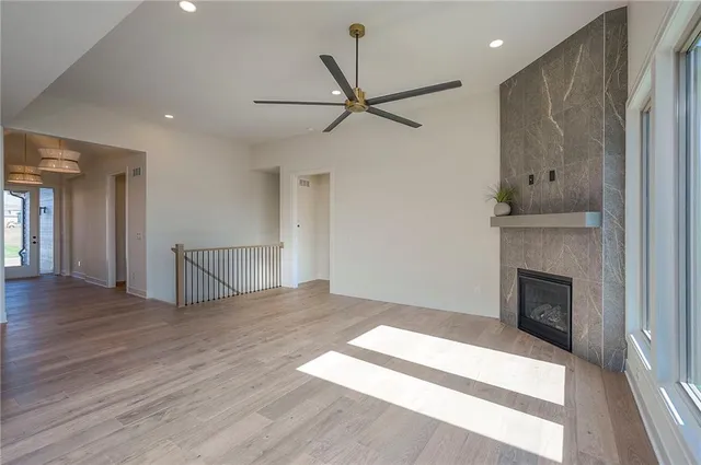 $659,900 | 907 Savannah Lane, Greenwood, MO 64034