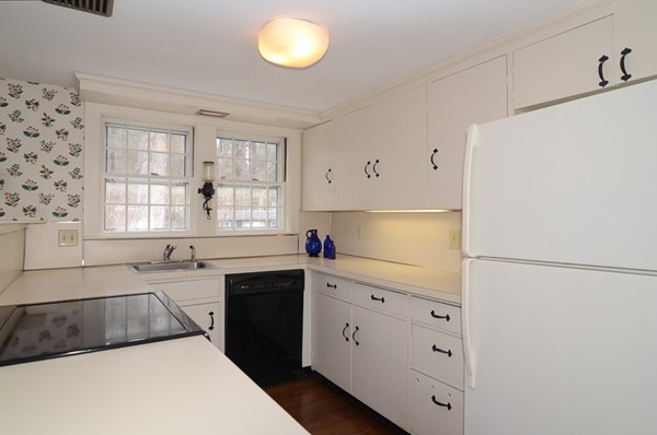 1 Sabrina Farm Wellesley, MA 02482 - Photo 7 of 16 Gallery Image 7