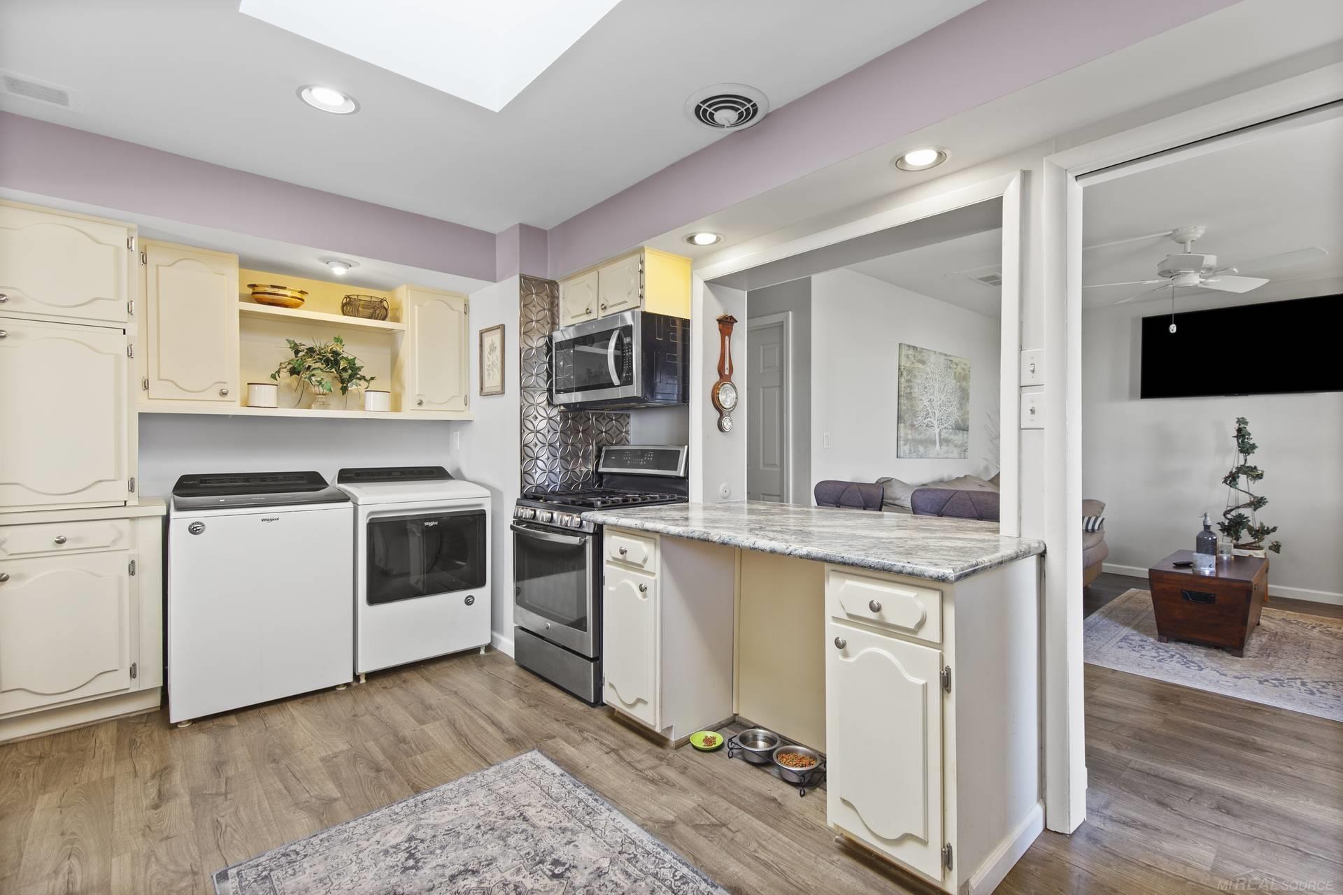 1501 River Road St. Clair, MI 48079 - Photo 7 of 28 50172265-8dbebd58-4b70-42b6-802a-c6667878eca7.JPG