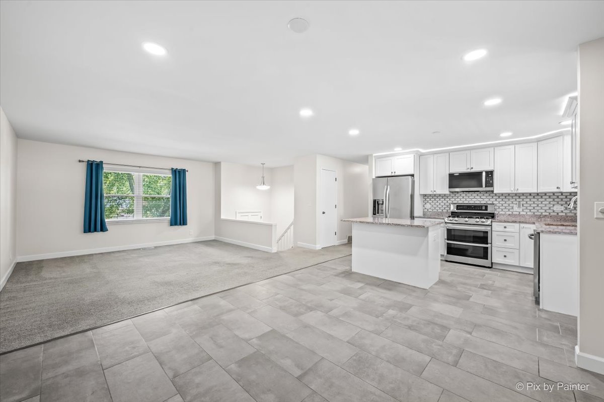 809 Stowell Avenue Streamwood, IL 60107 - Photo 4 of 21