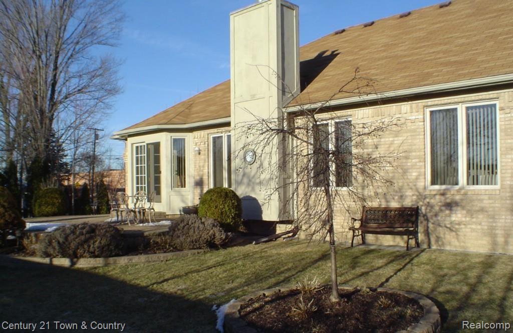 2908 Alexander Street Rochester, MI 48309 - Photo 26 of 38 Back of Home 12.jpg