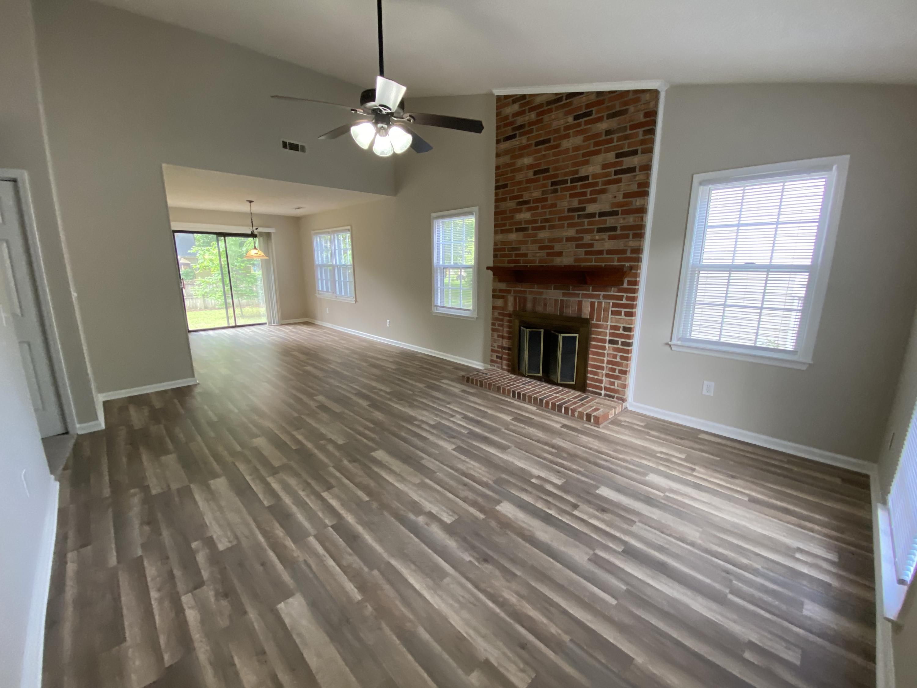135 Towne Square Road Summerville, SC 29485 - Photo 2 of 10 IMG-6864