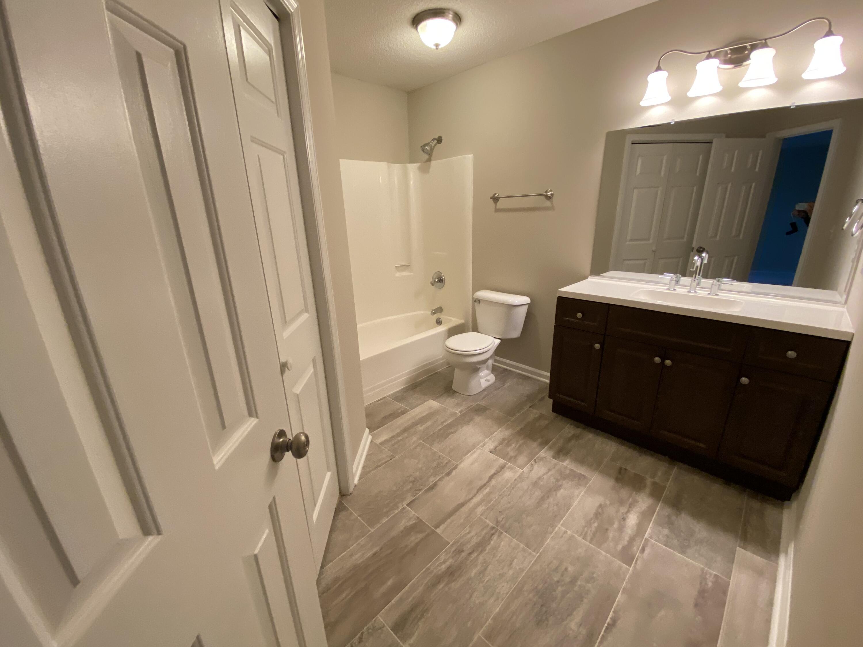 135 Towne Square Road Summerville, SC 29485 - Photo 8 of 10 IMG-6871