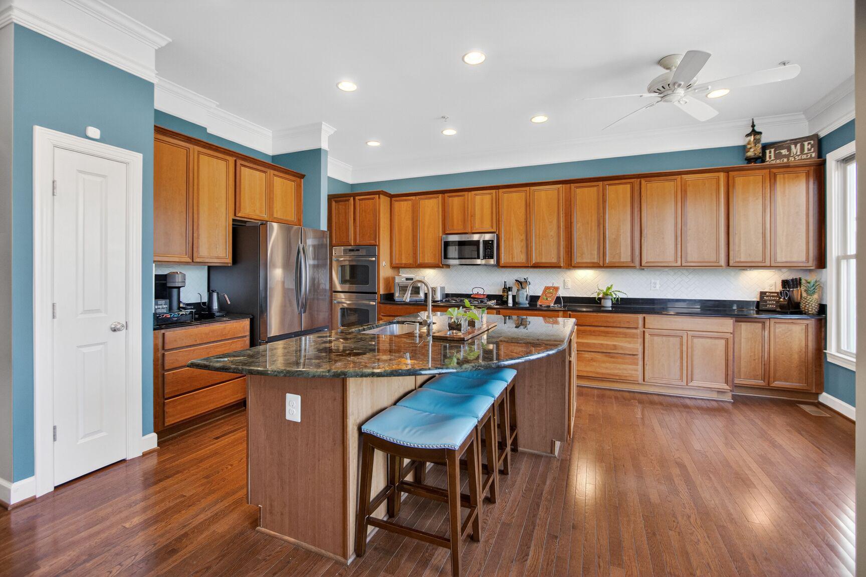 7769 Tilghman Street Fulton, MD 20759 - Photo 14 of 71 Extra Large Island