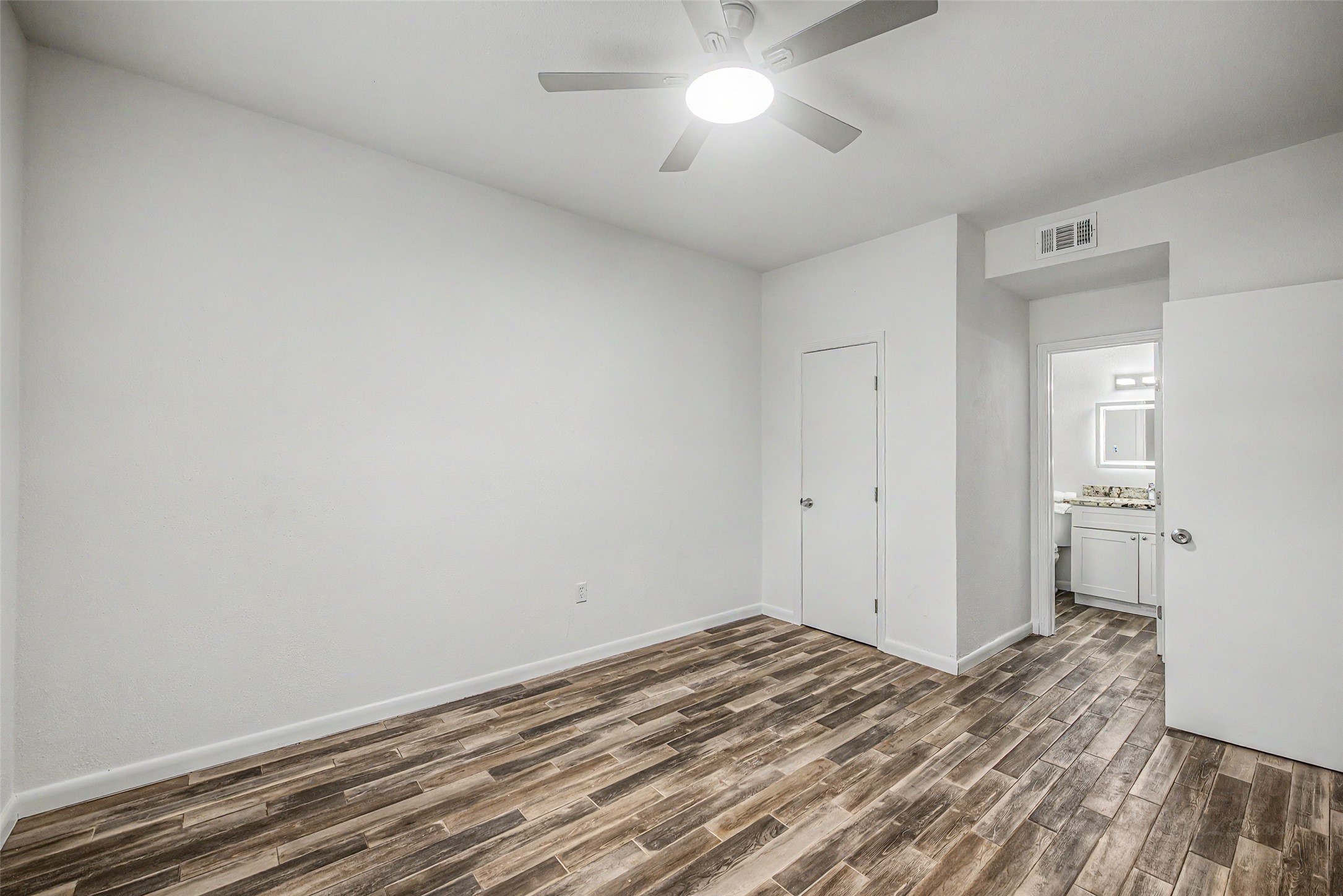 830 Threadneedle Street, Unit 228 Houston, TX 77079 - Photo 6 of 18