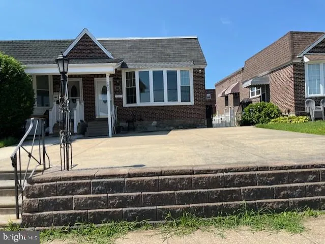 a view of house with outdoor space