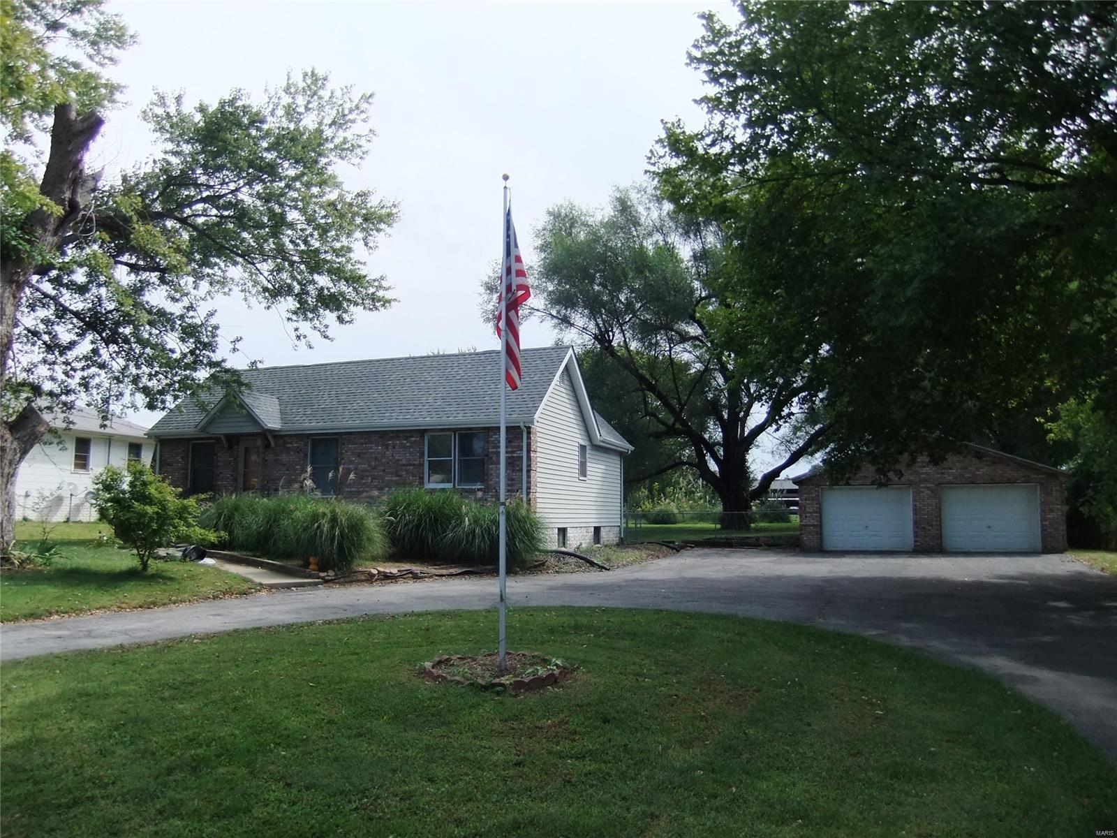108 Eiler Road Belleville, IL 62223 - Photo 2 of 33 Gallery Image 2