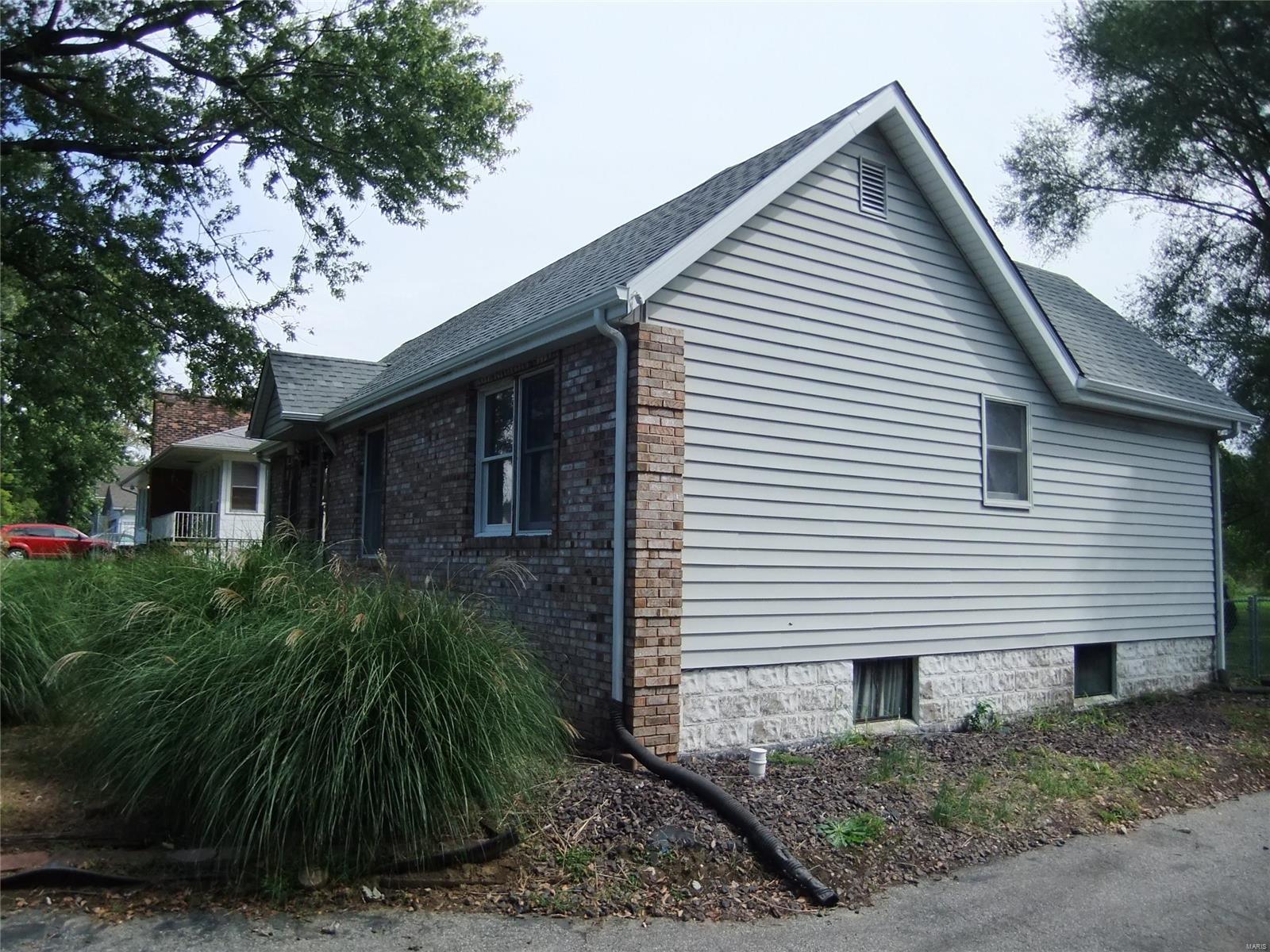 108 Eiler Road Belleville, IL 62223 - Photo 3 of 33 Gallery Image 3