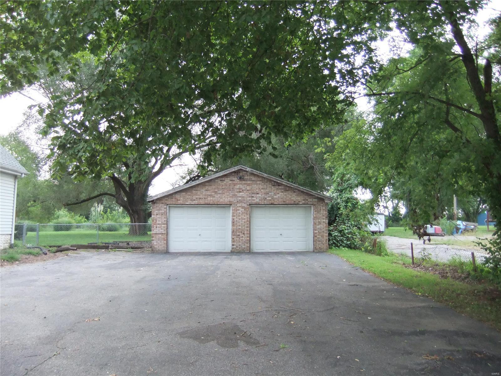 108 Eiler Road Belleville, IL 62223 - Photo 7 of 33 Gallery Image 7