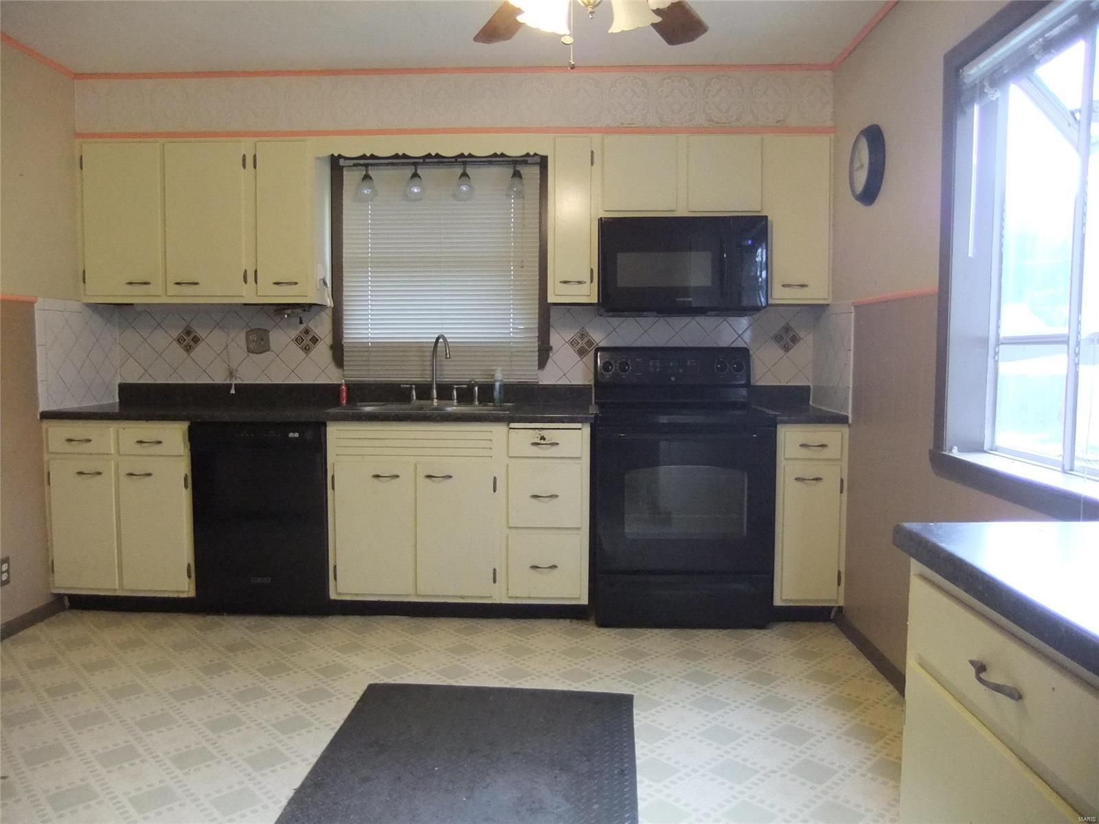 108 Eiler Road Belleville, IL 62223 - Photo 8 of 33 Gallery Image 8