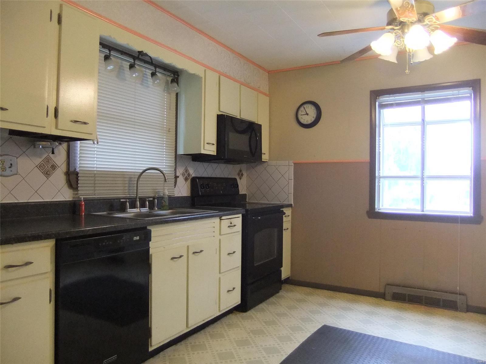108 Eiler Road Belleville, IL 62223 - Photo 9 of 33 Gallery Image 9