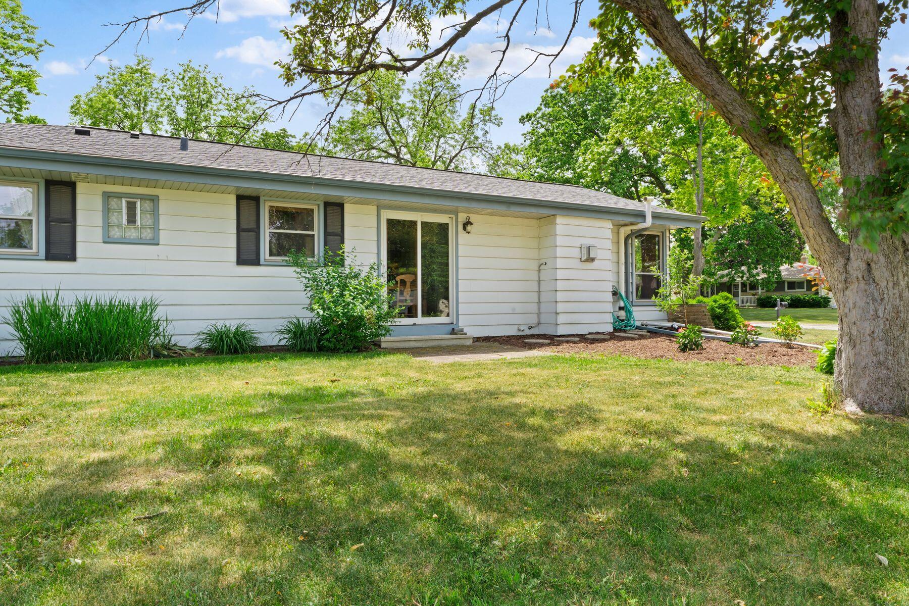4204 South 93rd Street Greenfield, WI 53228 - Photo 26 of 28 Side Patio off Kitchen