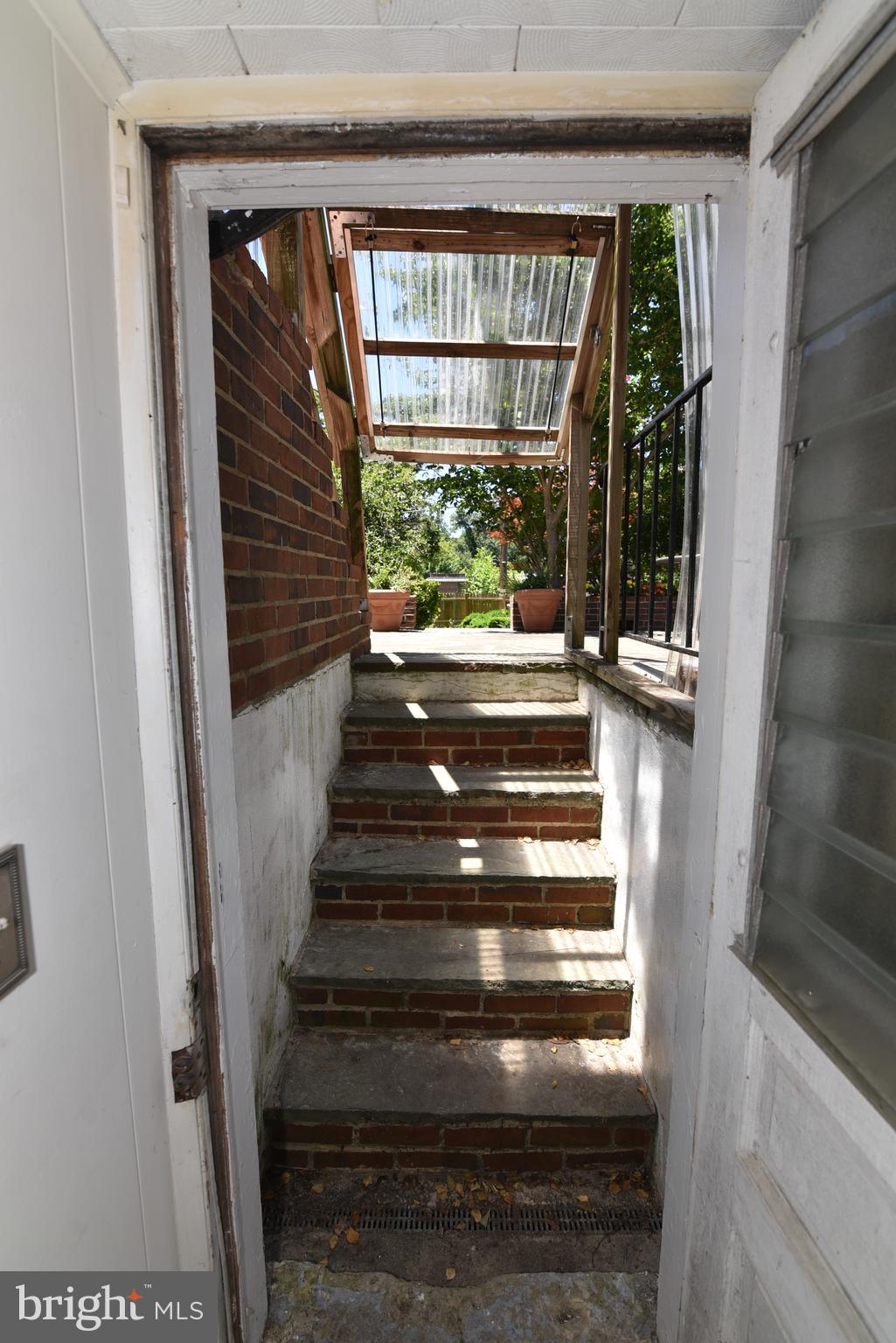 4208 Westview Road Baltimore, MD 21218 - Photo 30 of 43