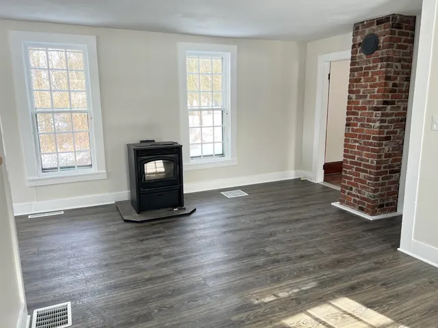 $2,400 | 110 River South Road, Walpole, NH 03608