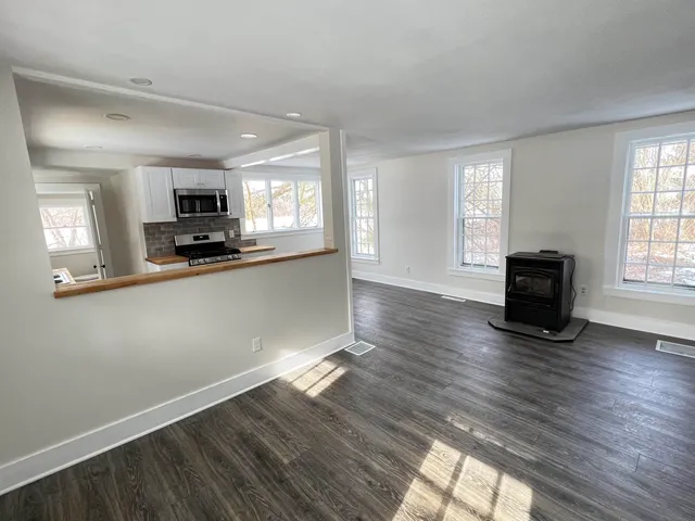 $2,400 | 110 River South Road, Walpole, NH 03608