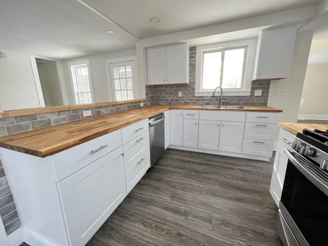 $2,400 | 110 River South Road, Walpole, NH 03608