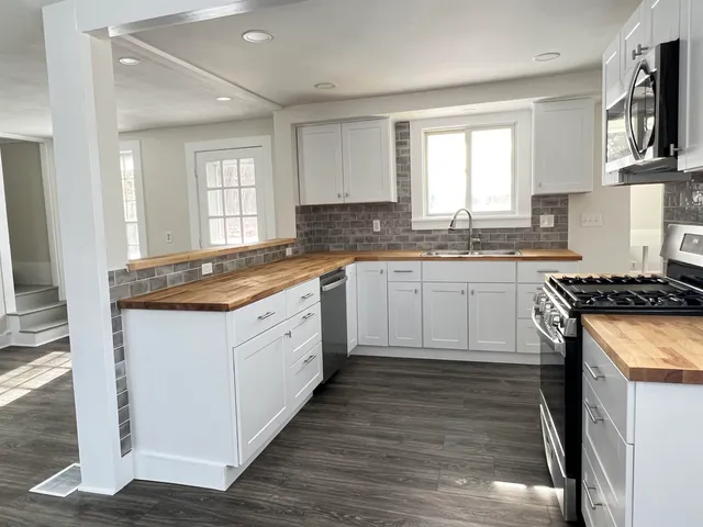 $2,400 | 110 River South Road, Walpole, NH 03608