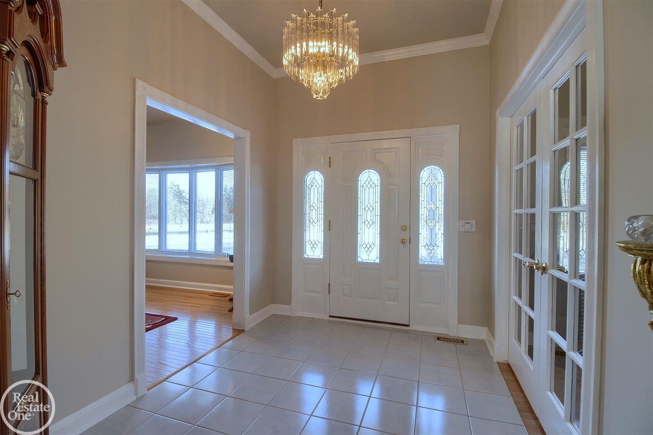 1498 Mill Race Road Rochester, MI 48306 - Photo 11 of 44 50006582-10.JPG